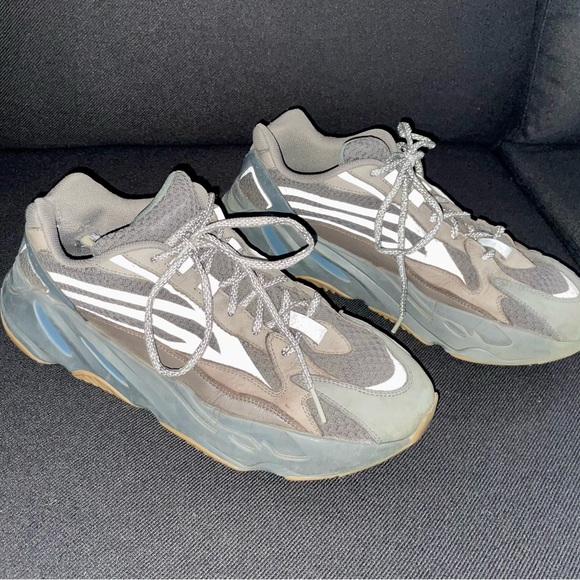 Adidas Yeezy 700 V2 Geode size 11 1/2 - Picture 2 of 9